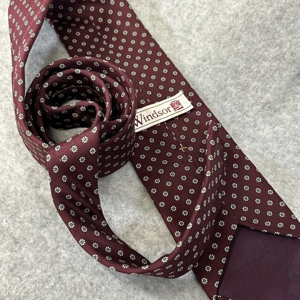 Vintage Tie Windsor Collection 100% Italian Silk Flower Pattern 58x3-1/8